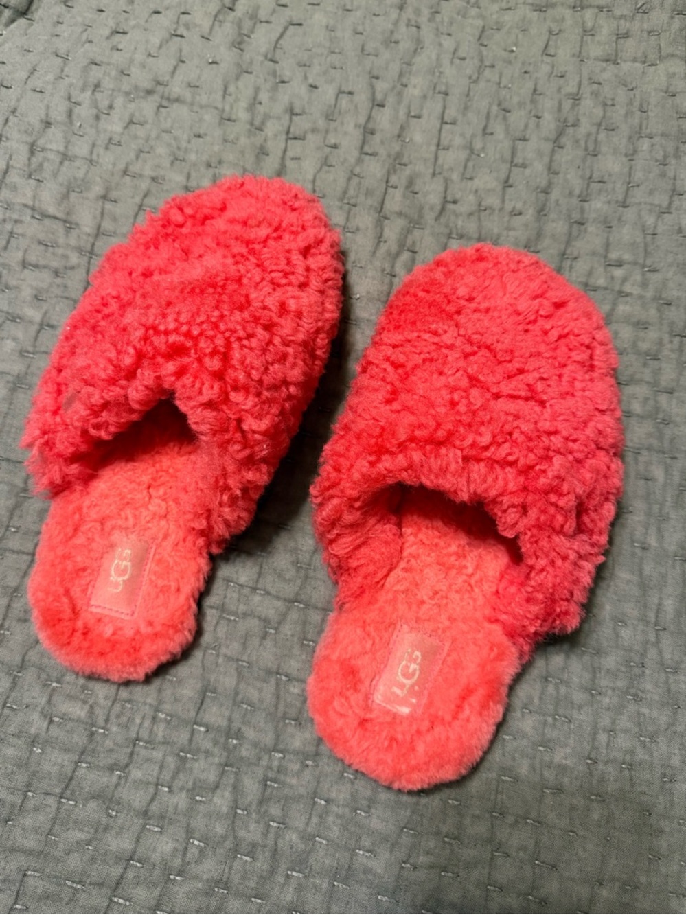 UGG Maxi Curly Slippers
